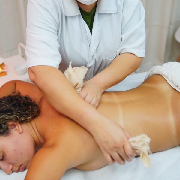 Massagem com Pindas